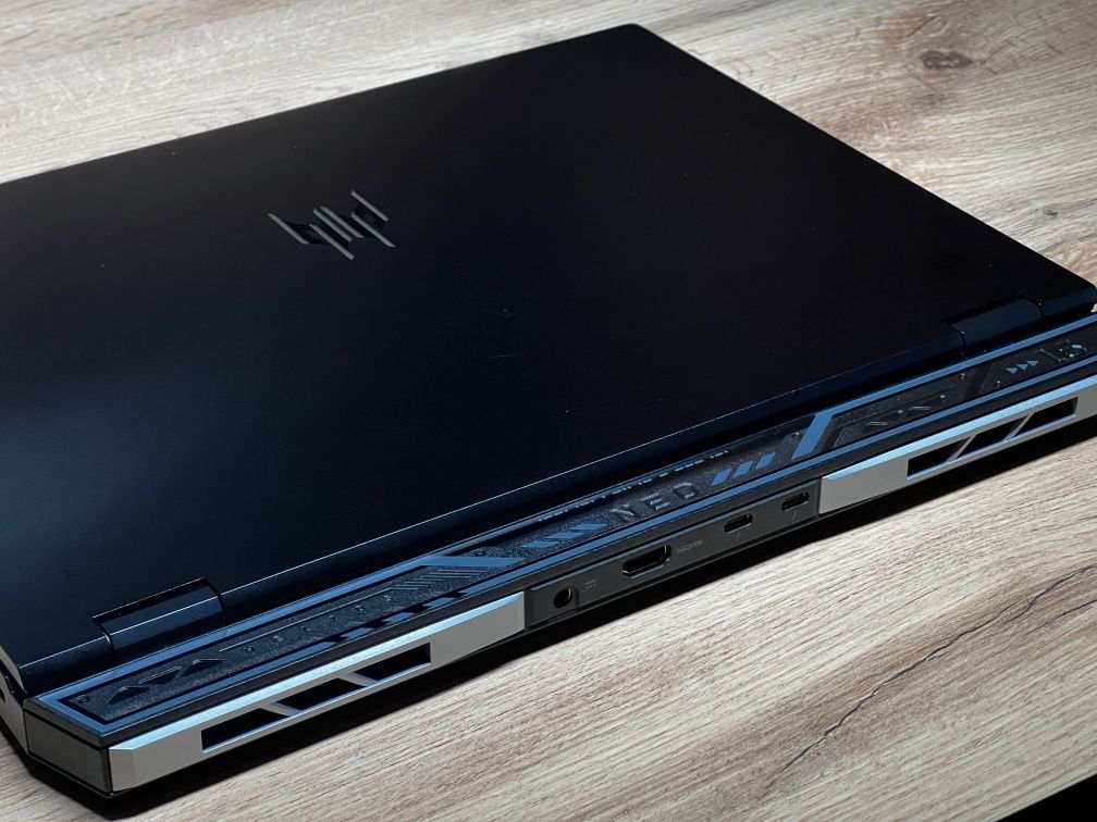 Продам ноутбук Acer Predator Helios Neo 16 (PHN16-72-578X)