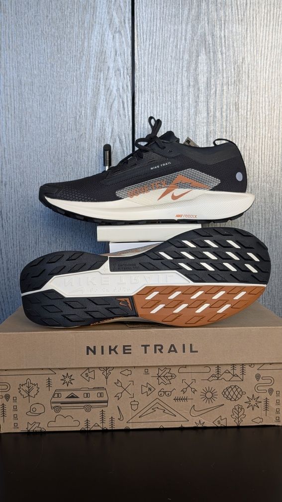 Nike Pegasus Trail 5 GTX 
Gore Tex