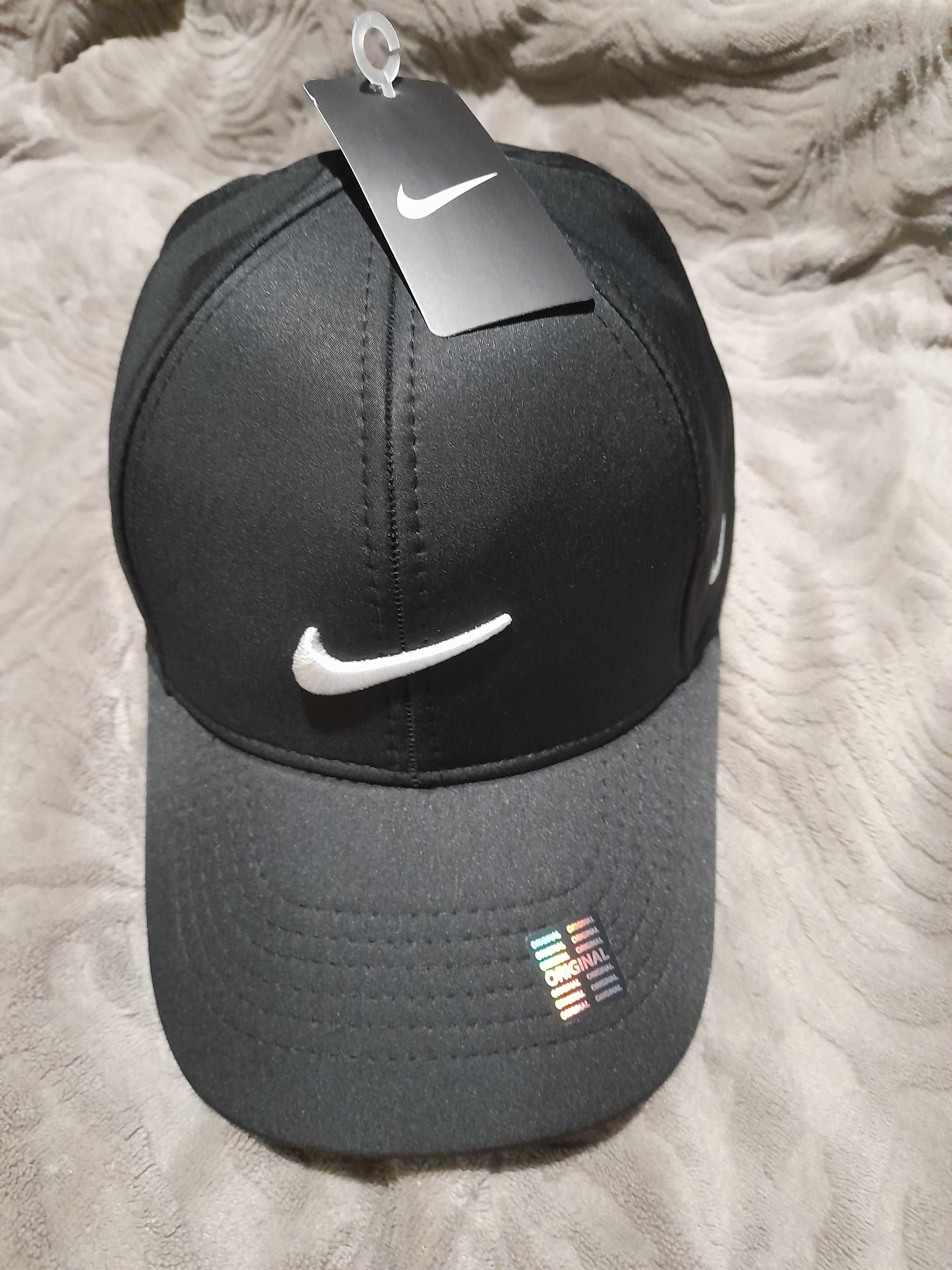 Czapka z daszkiem logowana Nike czarna nowa