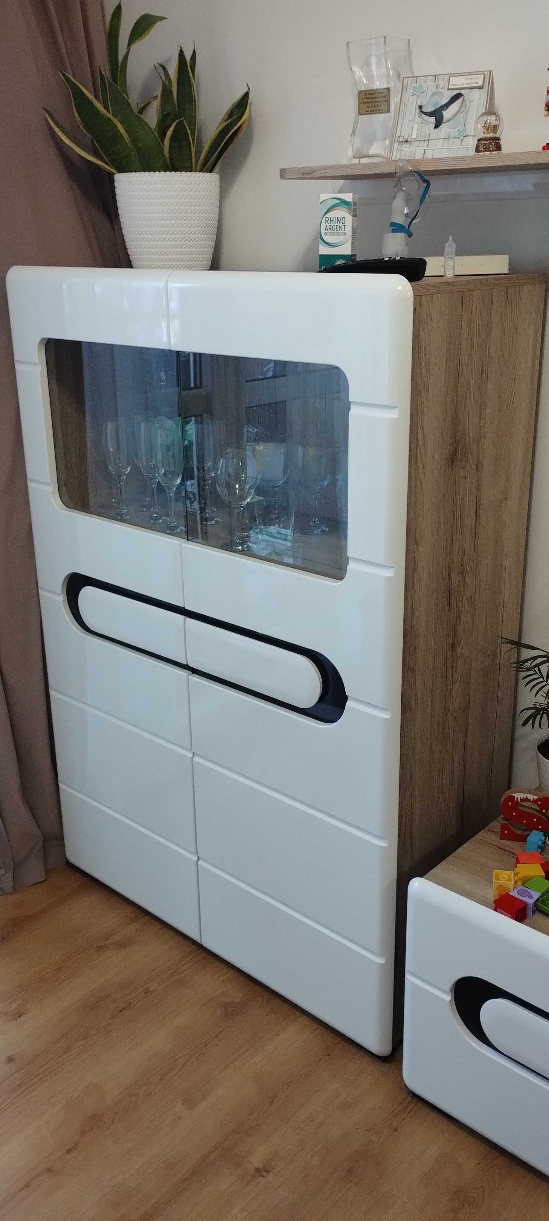 Meble Black Red white komoda i witryna