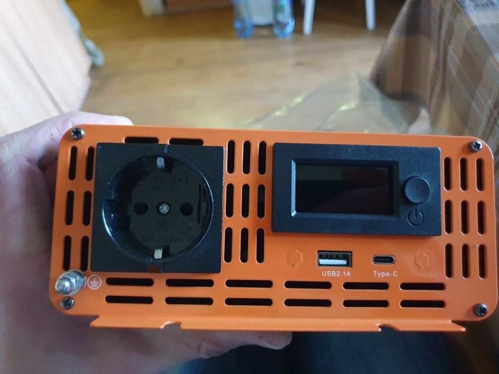 Продам инвертор DATOU BOSS 2000W