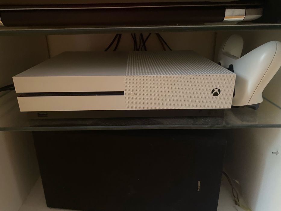 Xbox one s wersja 1tb dysk i pad