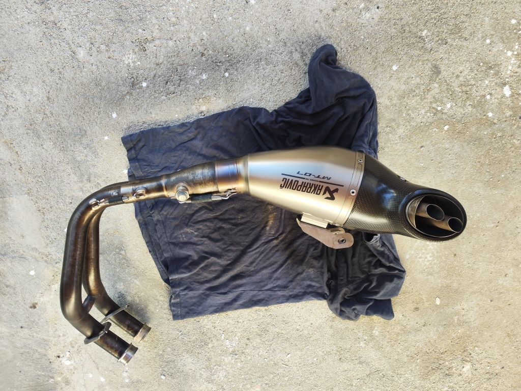 Akrapovic Titanium MT07