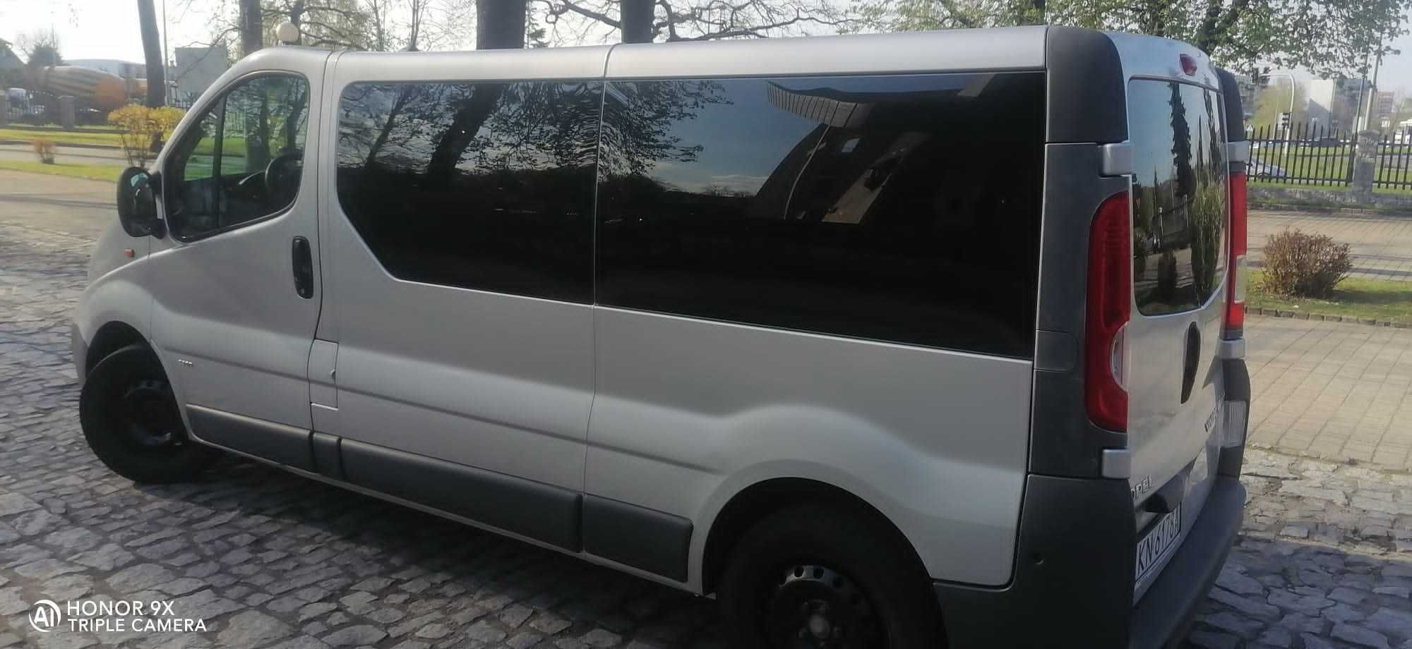 Wynajem busa 9 osobowego
