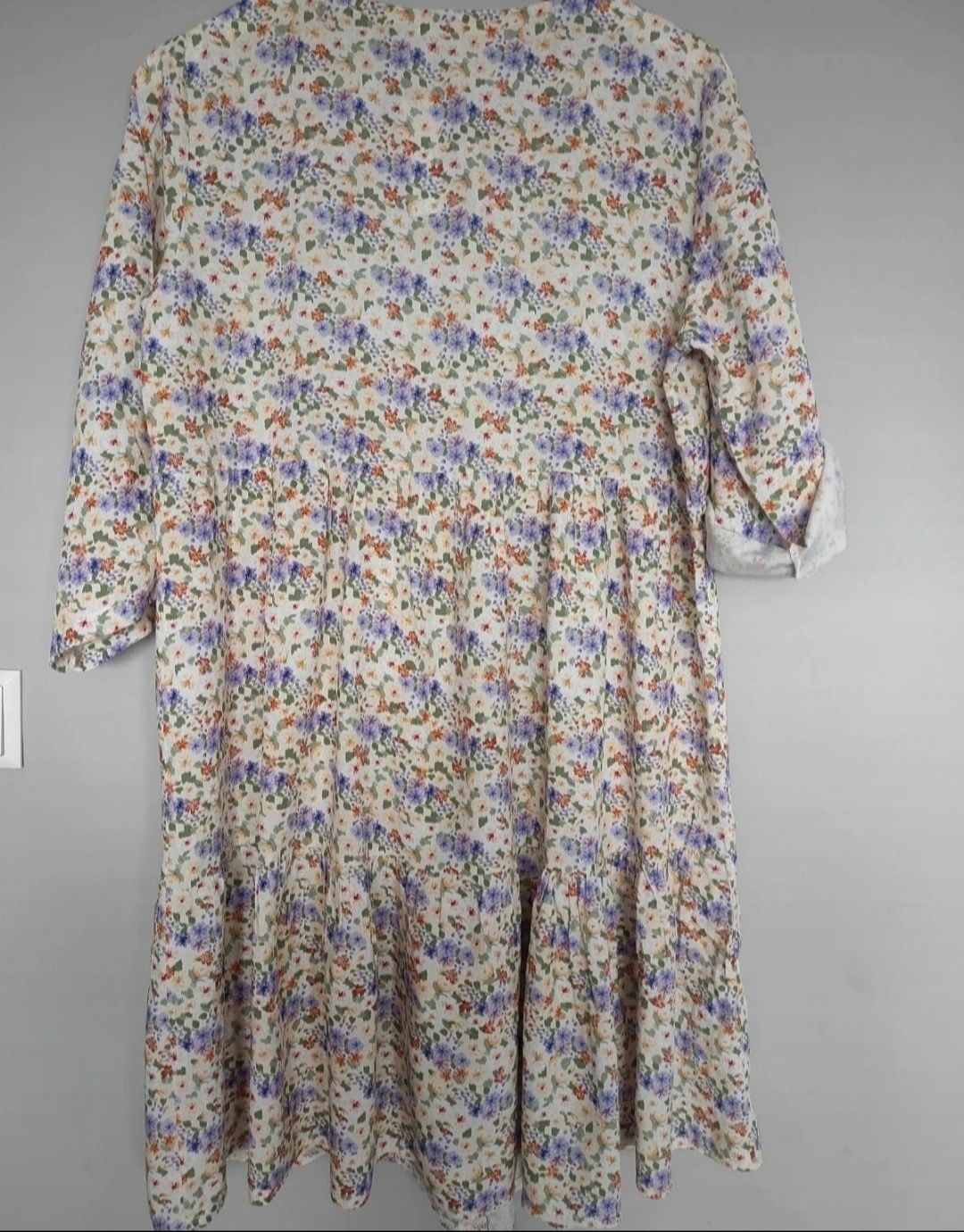 Nowa sukienka w kwiaty , styl babydoll oversize, falbany kwiatuszki