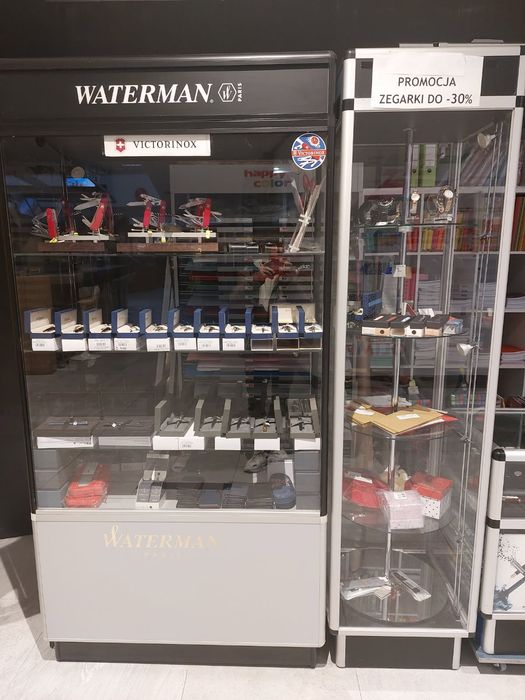 Regały i gabloty wystawowe