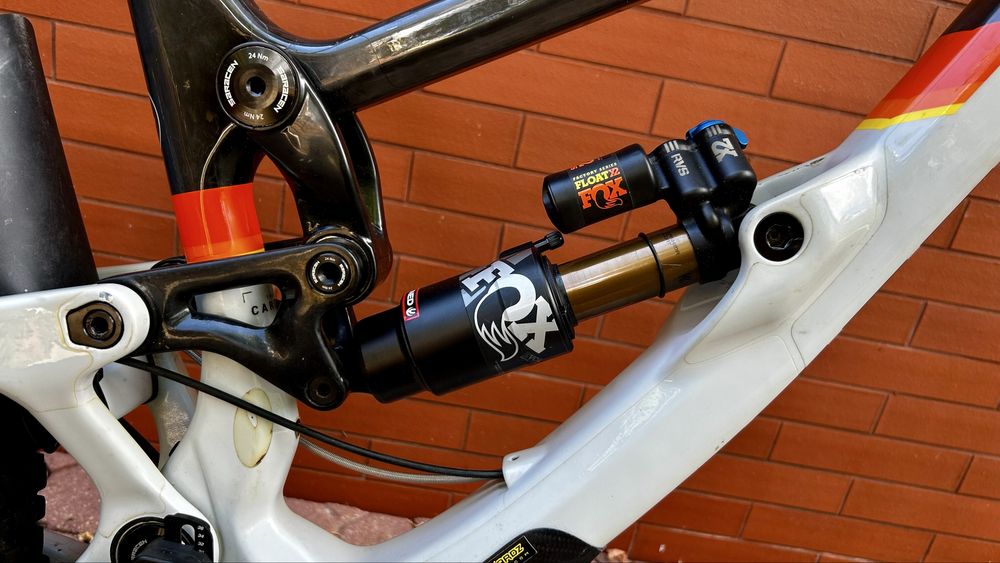 Saracen ariel LT enduro dh fuel fox burgtec hope dtswiss sram carbon