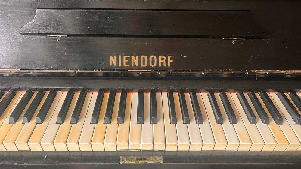 Фортепіано, рарітет, в гарному стані, більше століття  віку, строїть