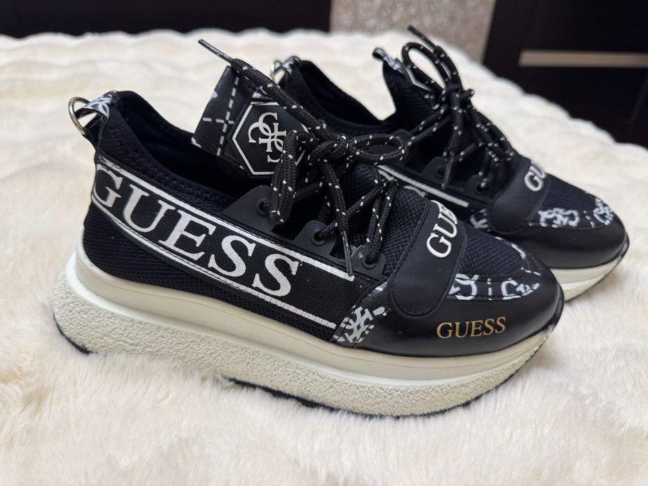 Кросівки Guess Гесс
