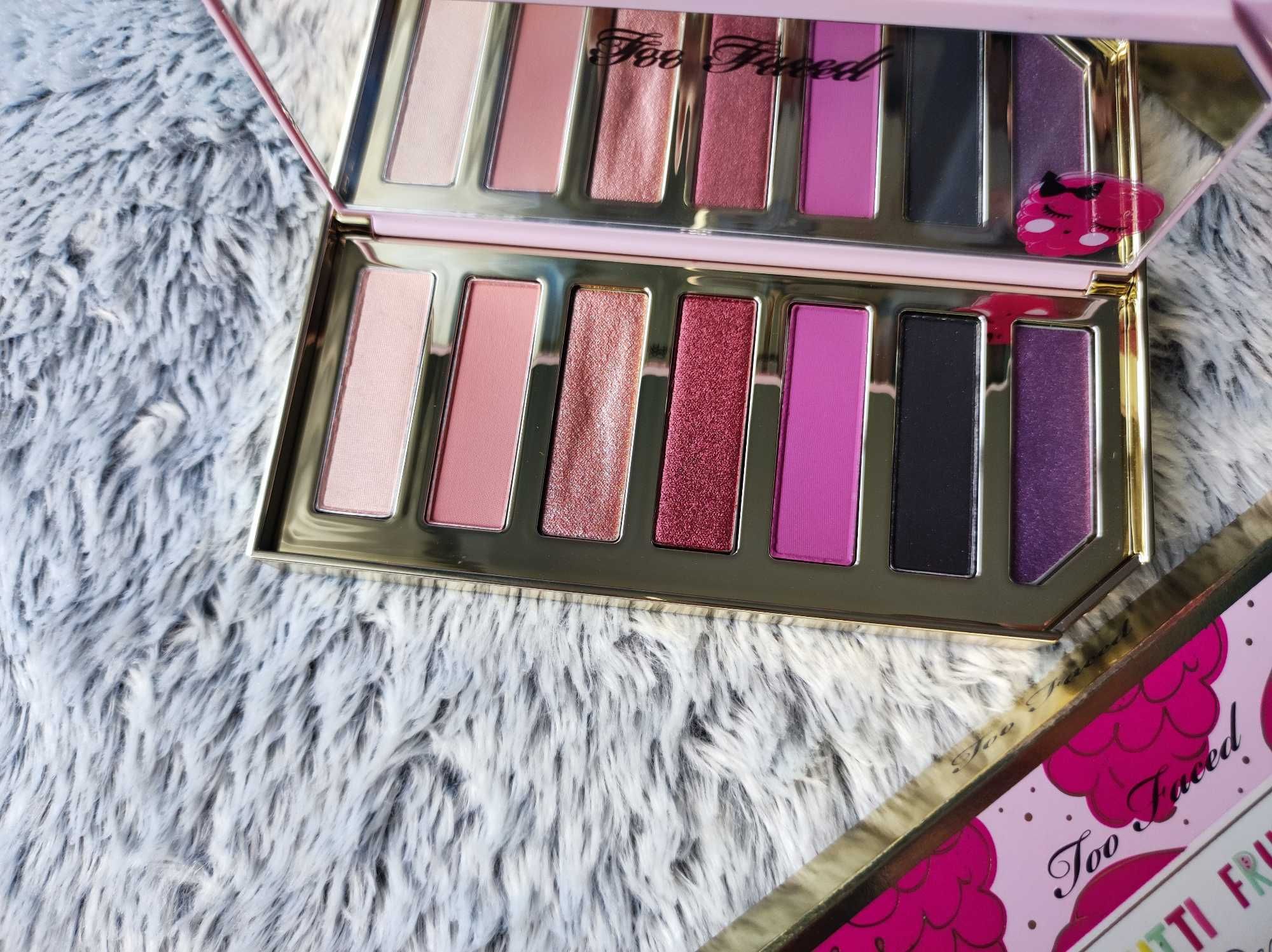 Too Faced - paleta cieni Razzle Dazzle Berry