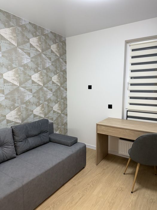 Продам 3-к квартиру з новим ремонтом — заїжджай і живи