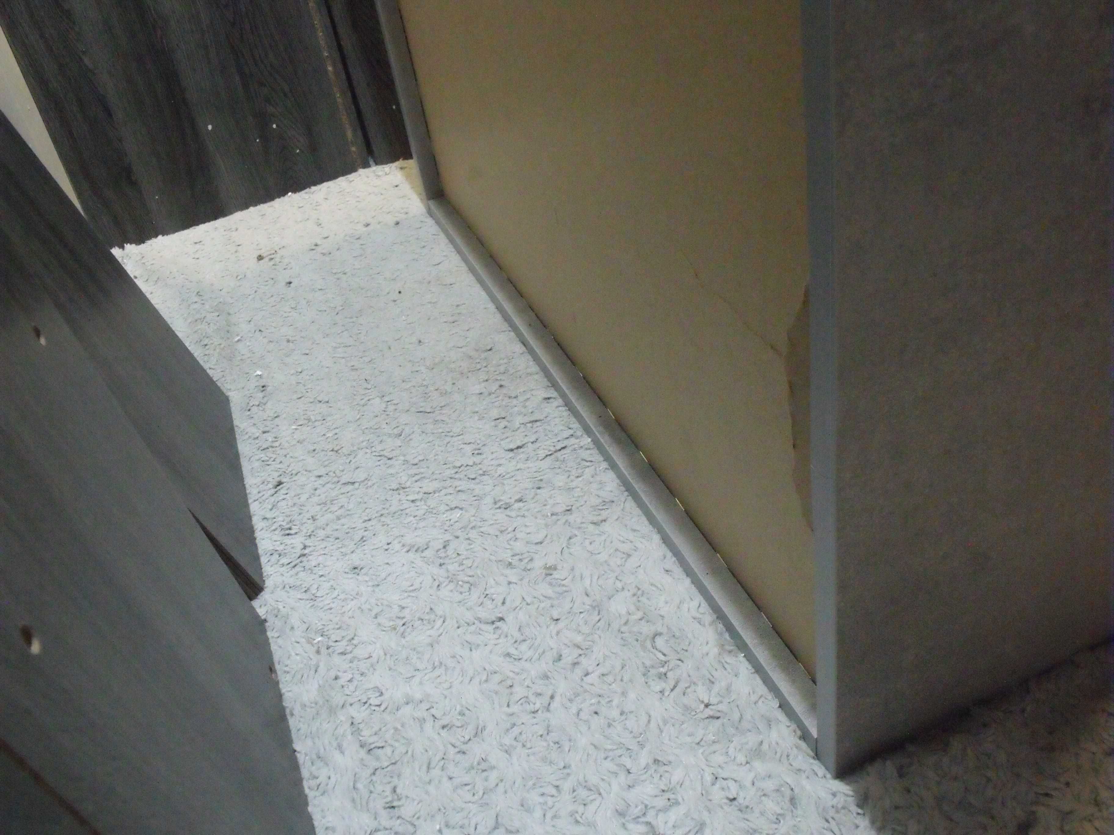 Szafka wisząca 4 półki otwierane push and pull styl beton cement