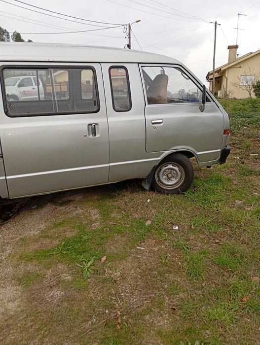 Nissan vanette motor como novo