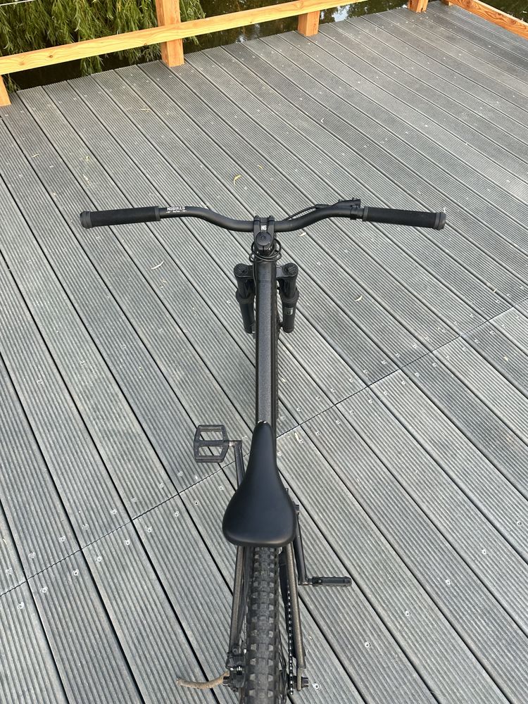 Dirt Ns bikes movement