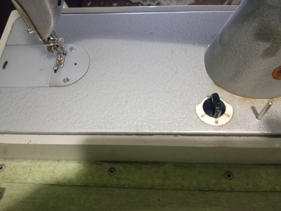 Советская швейная машинка полностью рабочая