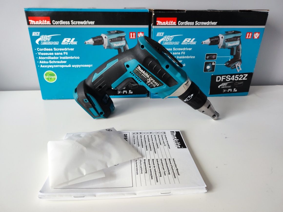 Акумуляторний шуруповерт Makita DFS452Z