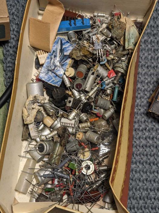 Радіодеталі різні ціна за лот