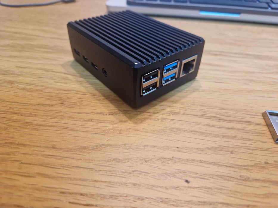 Raspberry Pi 4B 8GB + Kit Completo — Pronto a Usar