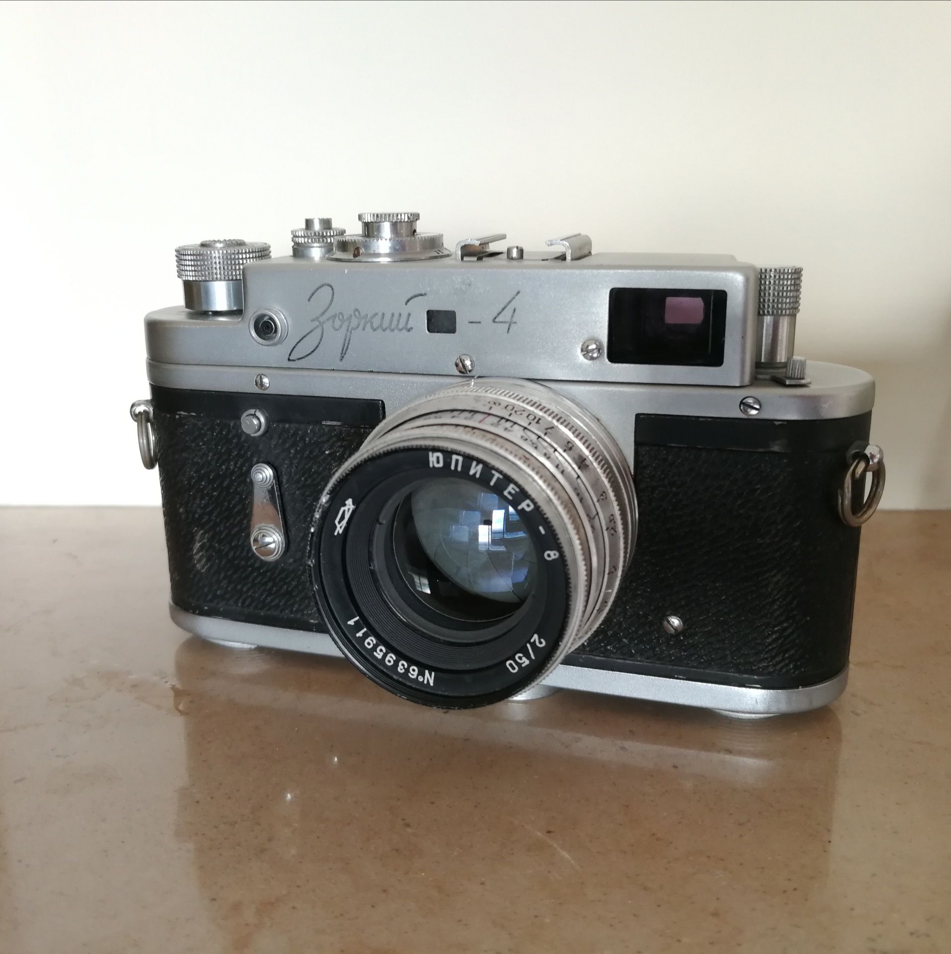 Máquina fotográfica analógica Zorki 4 + Jupiter 8 f2/50