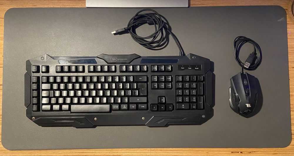 Combo: Teclado mecânico + rato computador RGB (com fios)