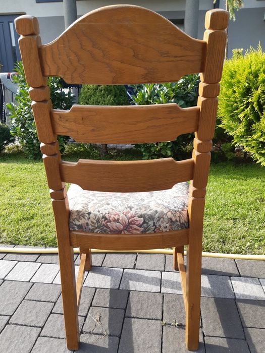 Sprzedam 8 krzeseł dębowych