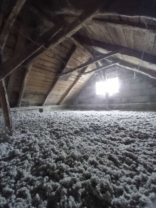 Wdmuchiwanie wełny celulozy ocieplanie naprawa izolacji docieplanie