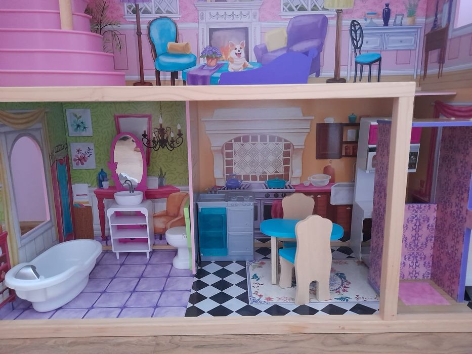 Duży domek dla lalek