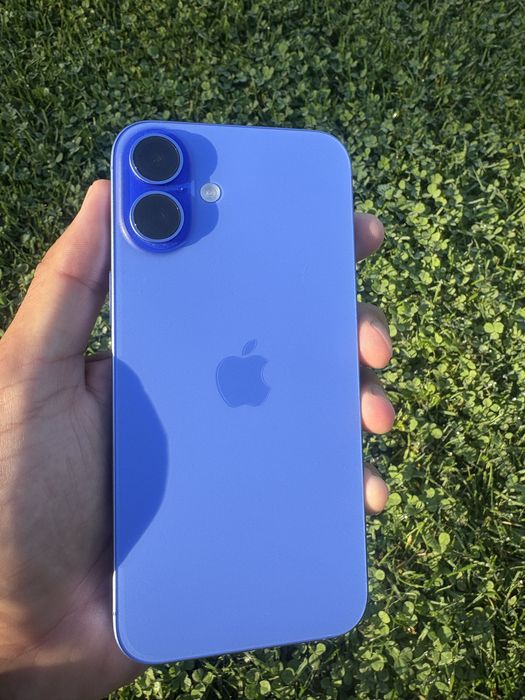 IPhone 16 plus niebieski