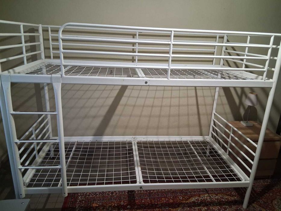 Sprzedam łóżko piętrowe