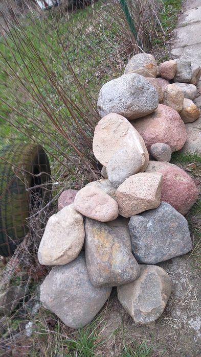 Kamienie polne do ogrodu na skalniak