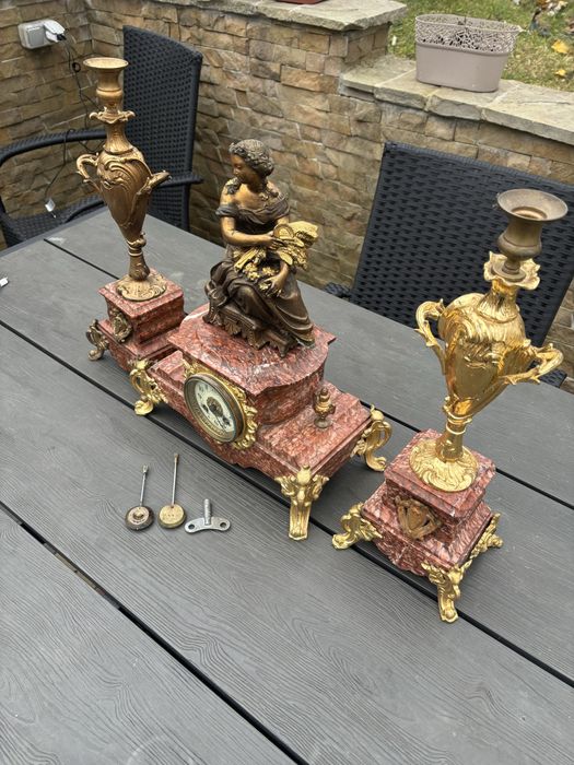 Антикварний камінний годинник канделябра підсвічники механічний