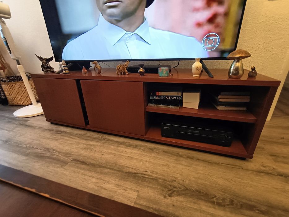 Móvel TV, garrafeira e mesa de centro