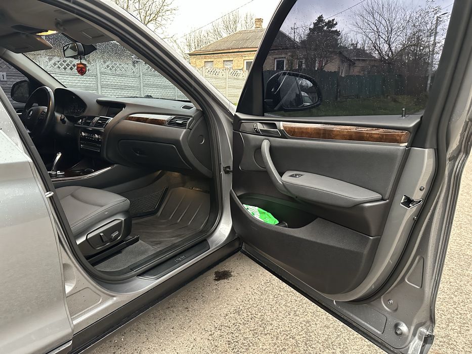 BMW X3 F25 28i xDrive 2014 рік 2.0 бензин