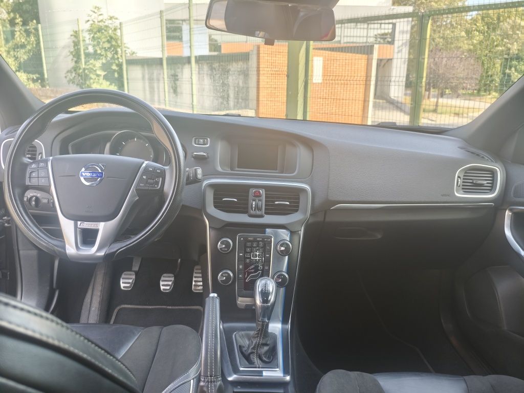 VOLVO V40 1.6 D2 R-Design | 2013 | 159.743 km
