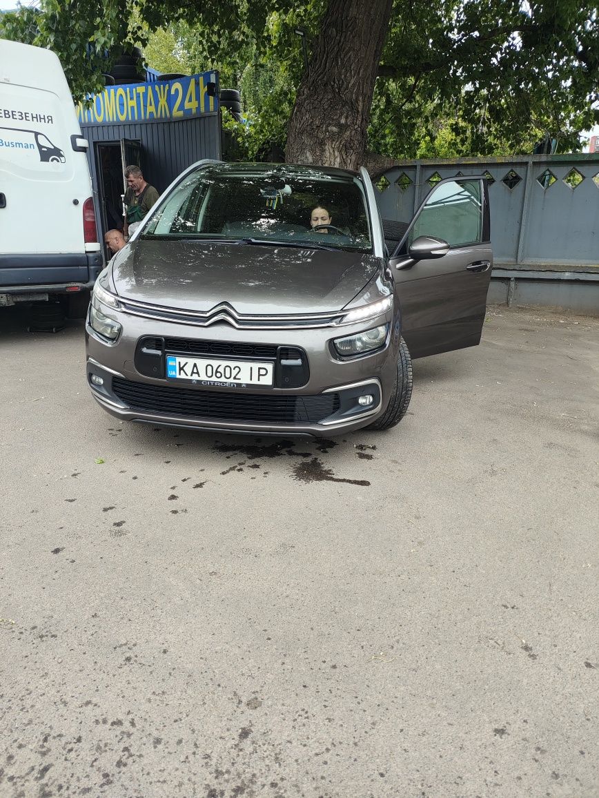 Продам Citroen C4 grand picasso.