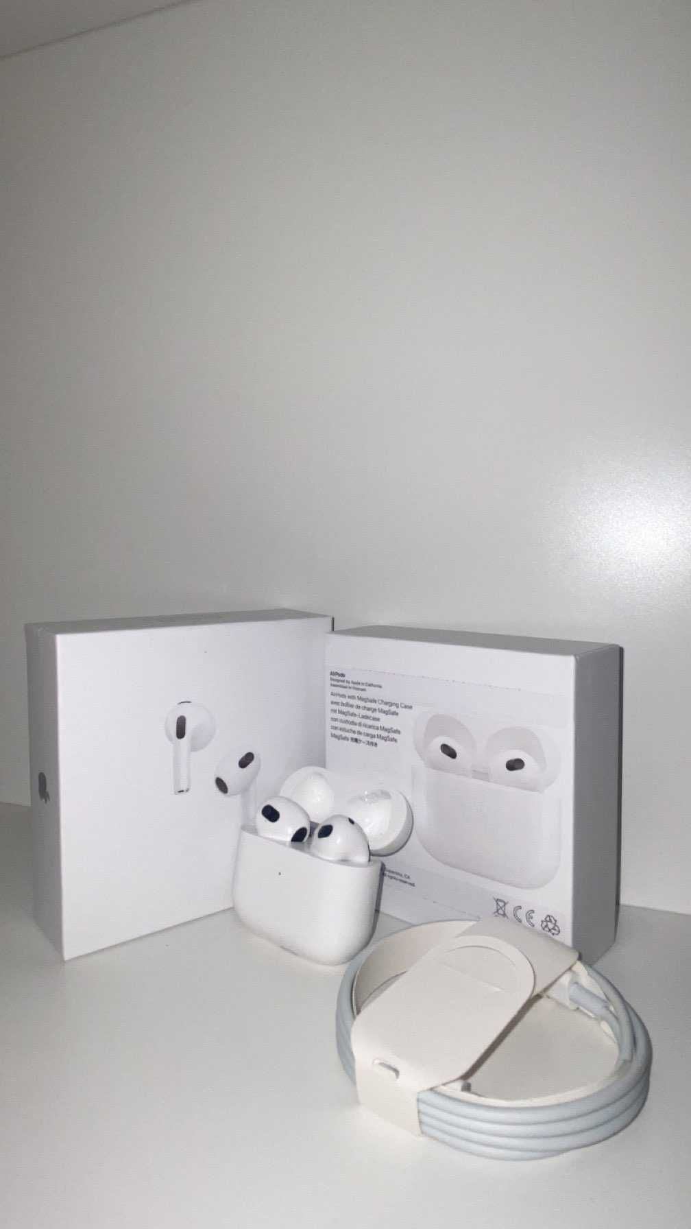 Słuchawki AirPods 3 generacji.