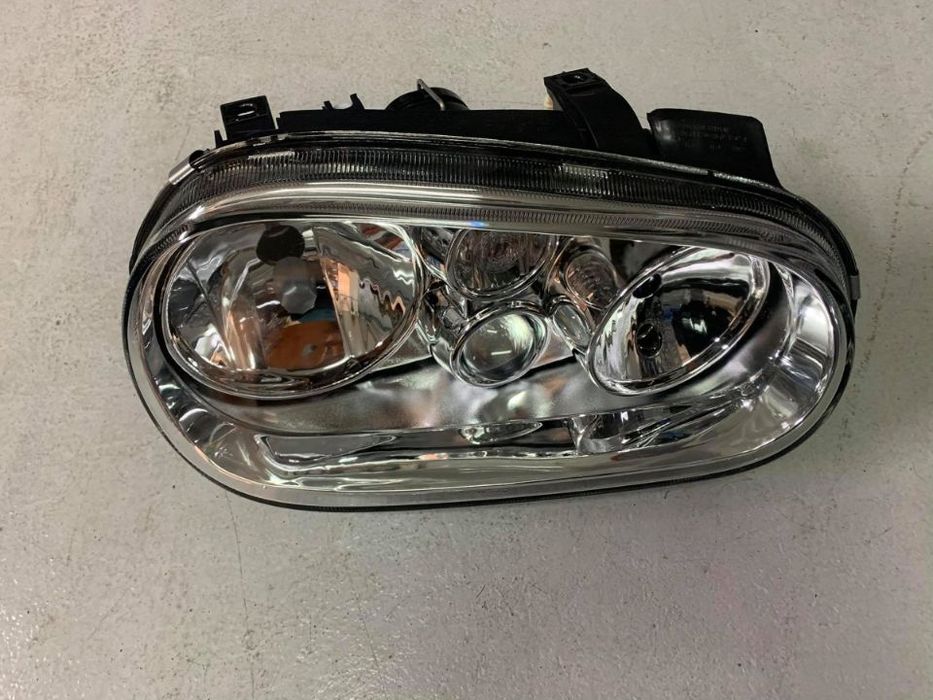 Farol Vw Golf 4 c/nevoeiro 97-- ( NOVO )