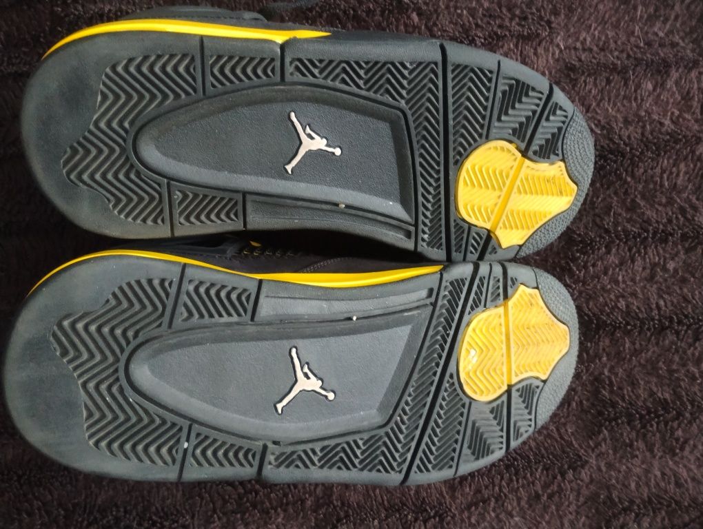 Nike Jordan 4 Thunder Yellow rozm 42