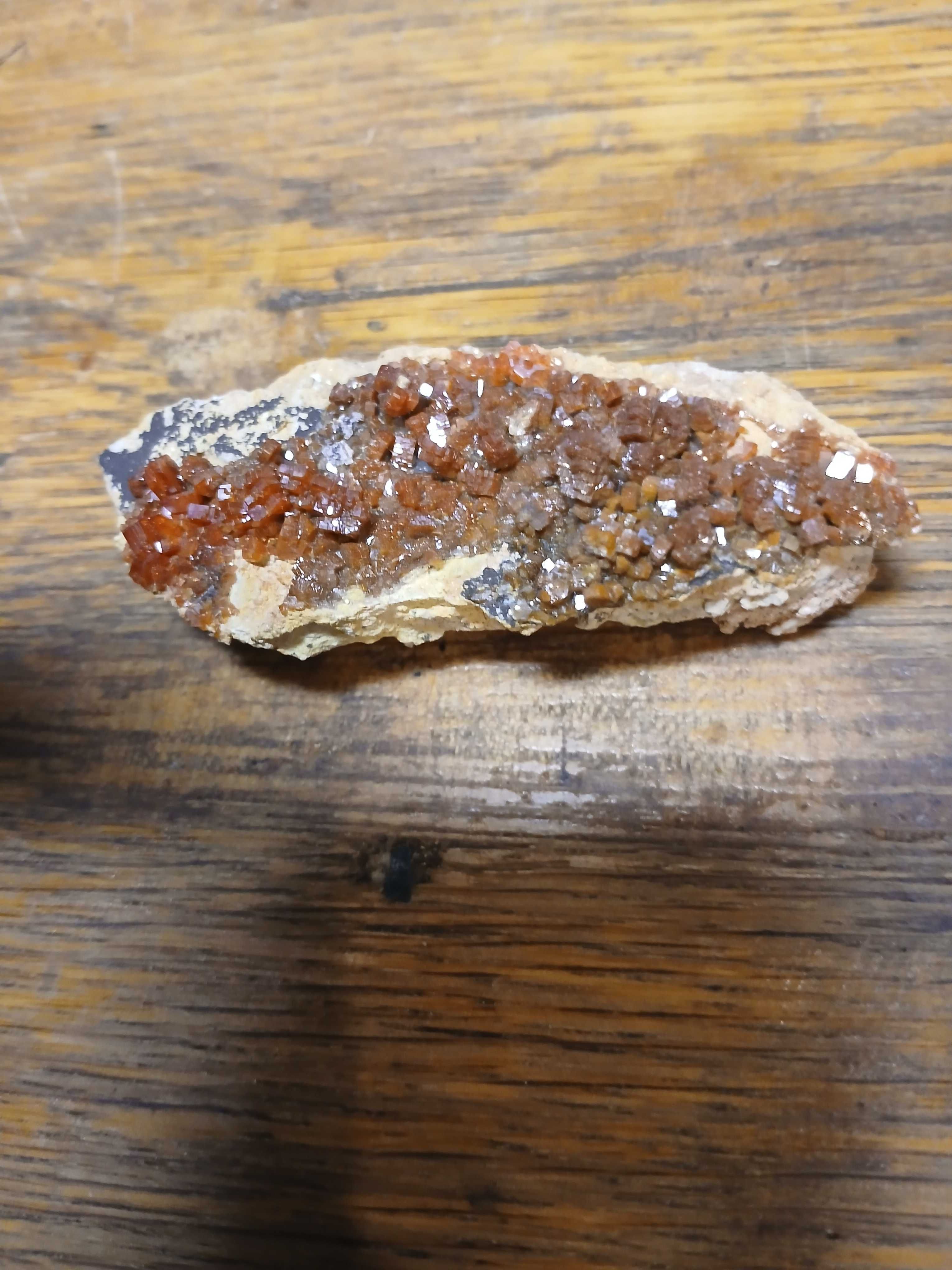 Wanadynit minerał z Maroka