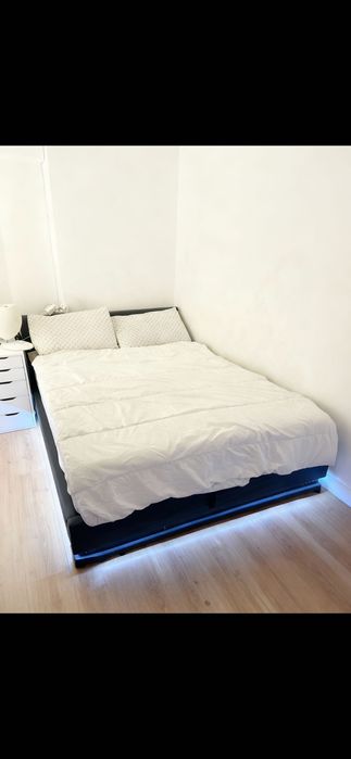Cama Casal com LED