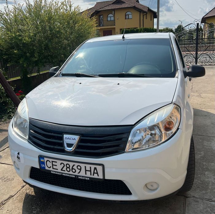 Здаю в оренду дачия сандеро1.4,газ бензин...