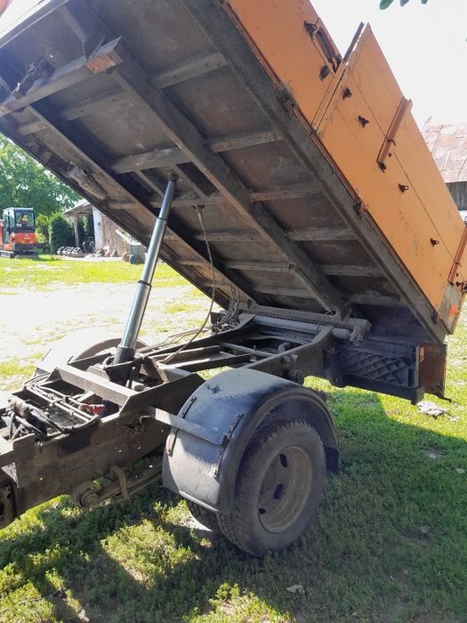 Przyczepa. Wywrot Mercedes