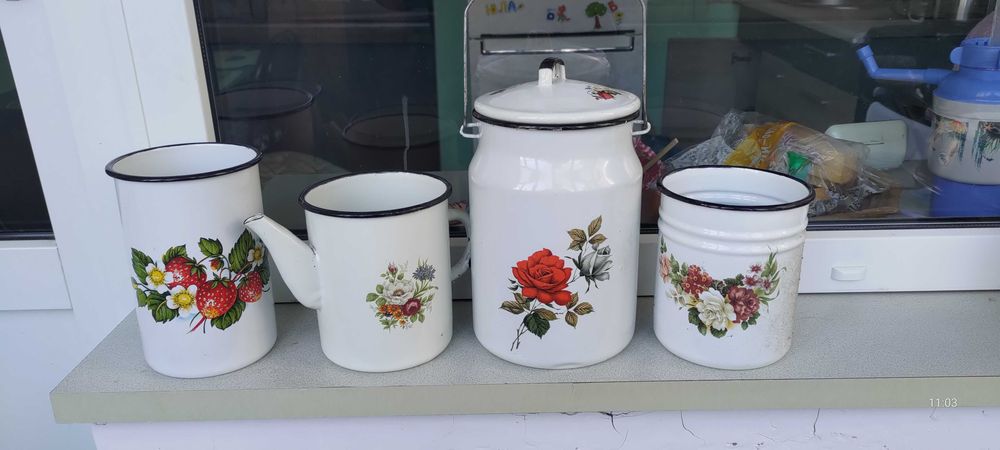 набір емальованих бідонів  з візерунками