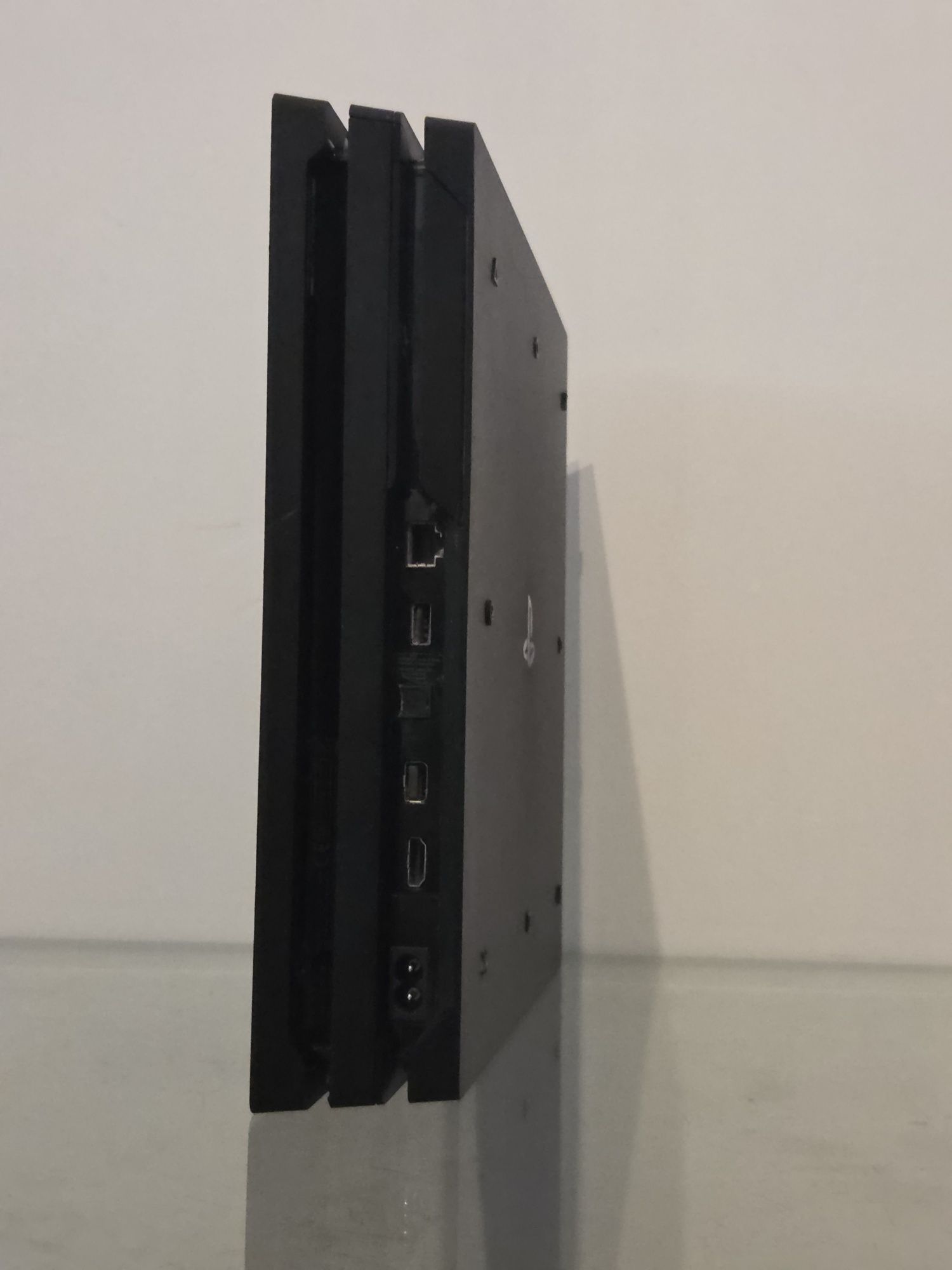 Ps4 Pro Cuh-7216B 1Tb 4K w super stanie