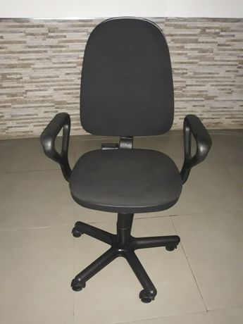 Cadeira de secretaria