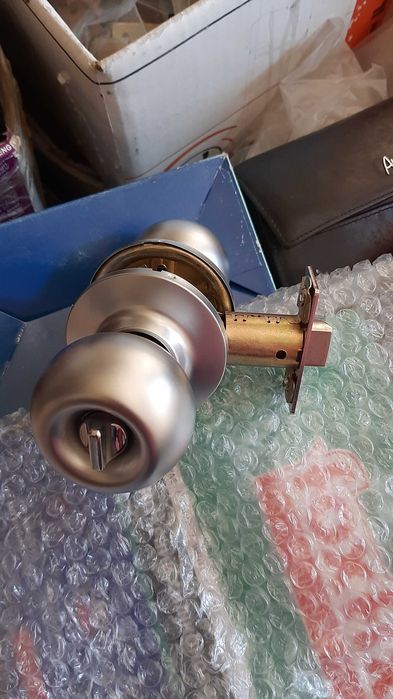 Дверная межкомнатная ручка