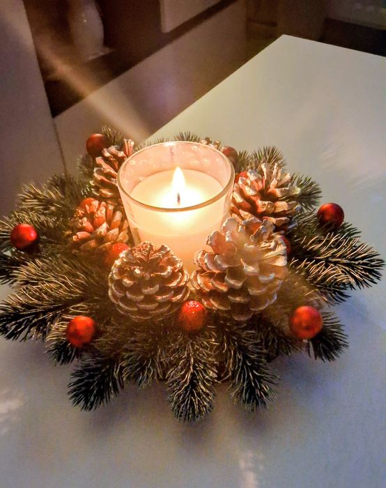 Stroik ze świecą  bożonarodzeniowy