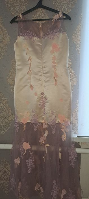 Сукня на свято нарядна