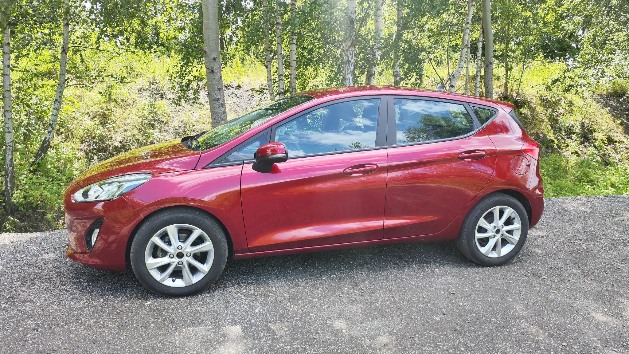 Ford Fiesta Benzyna, Bardzo oszczędny, grzana szyba, kierownica, fotele.