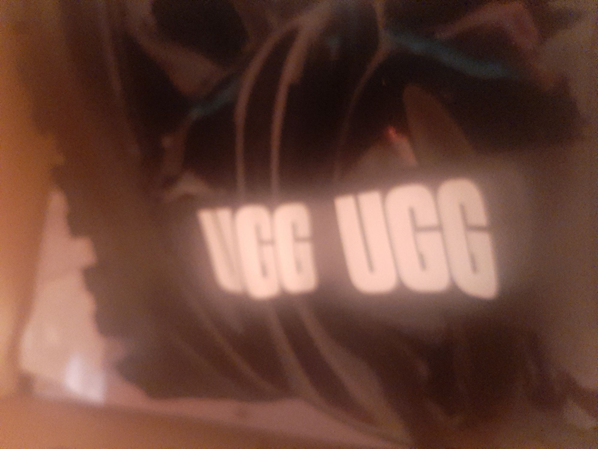 Botas novas UGG na caixa